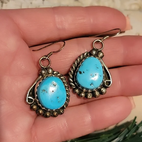 Vintage Turquoise Earrings - Picture 3 of 4